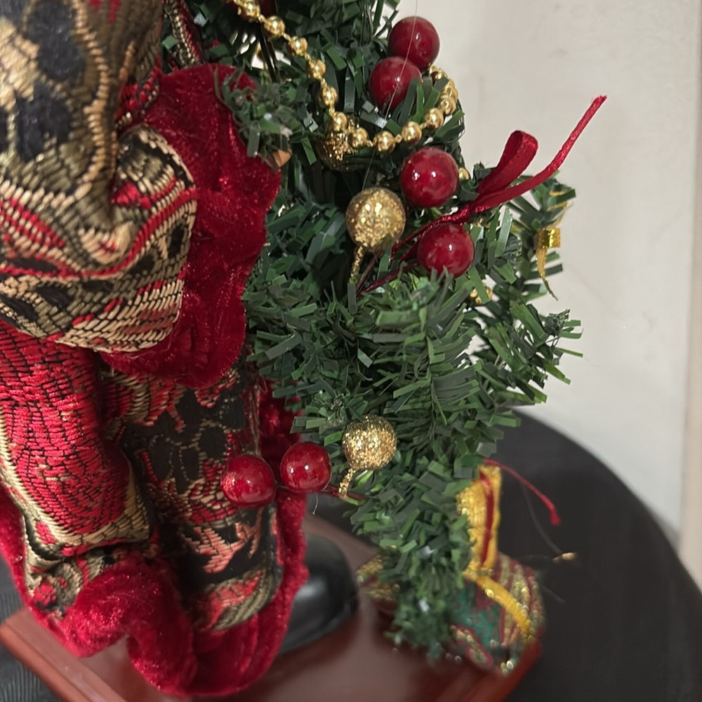 Holiday Decor Santa - Picture 5 of 14